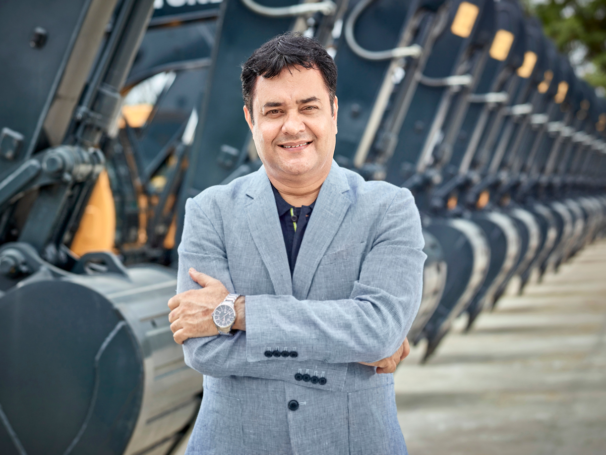 Professional Business Photo shoot of  Rajeev, CEO, Hyundai Construction, Pune, Maharashtra for an International Magazine By Arindom Chowdhury